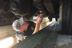 semi truck inspection by alabama state trooper