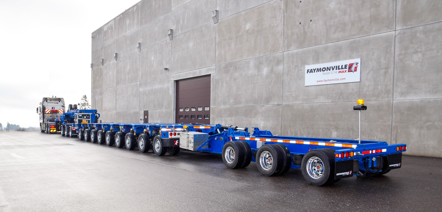 Including the truck, the HighwayMax Dolly&Booster creates a 19-axle combination and achieves a payload capacity of about 240,000 lbs. at 20,000 lbs. per axle.