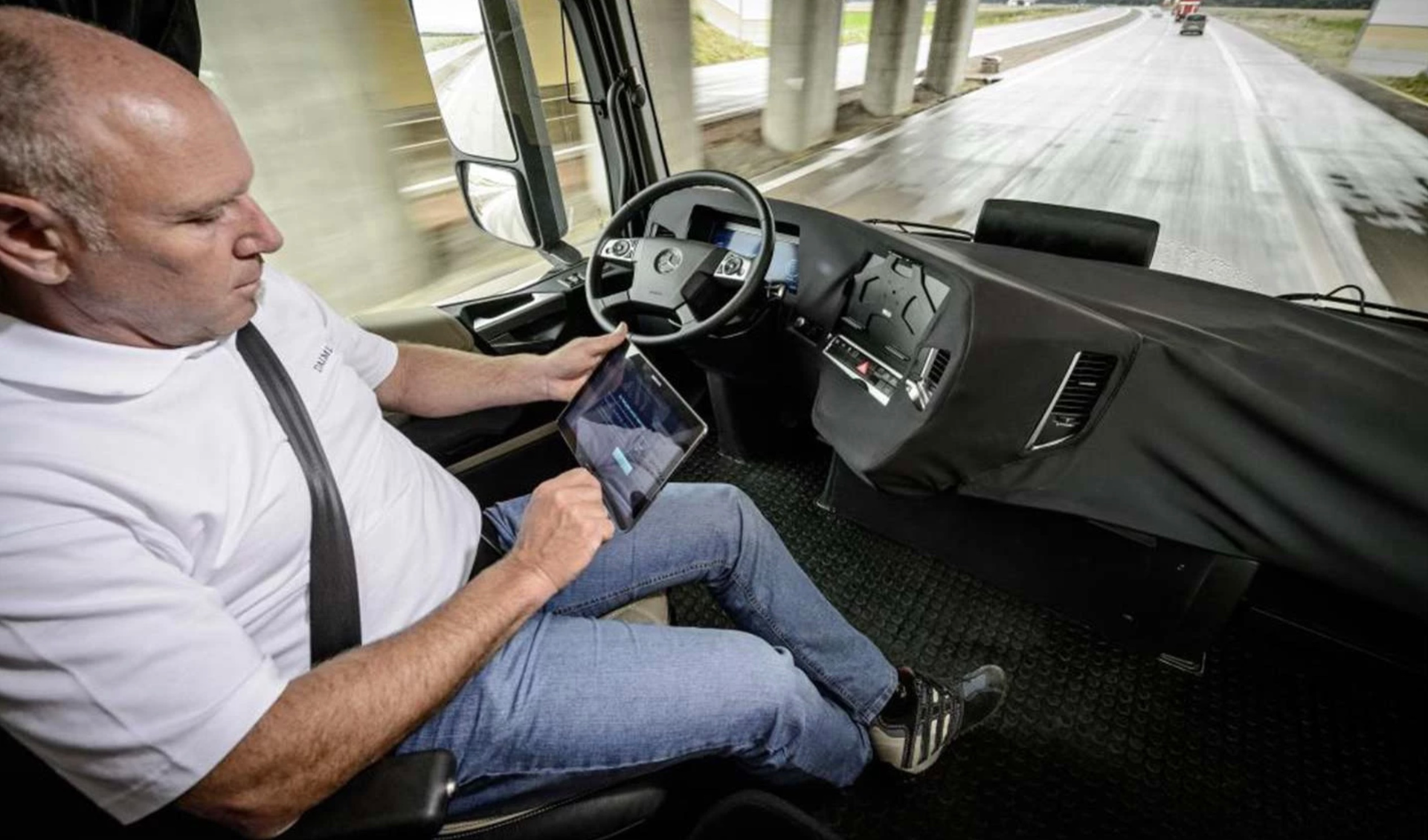 Trucking Future Driver In Autonomous Truck