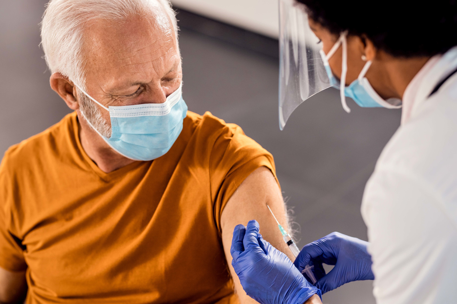 Although COVID vaccines used in the United States are seeing widespread success, many commercial drivers are hesitant to receive them due to unfounded fears over safety.