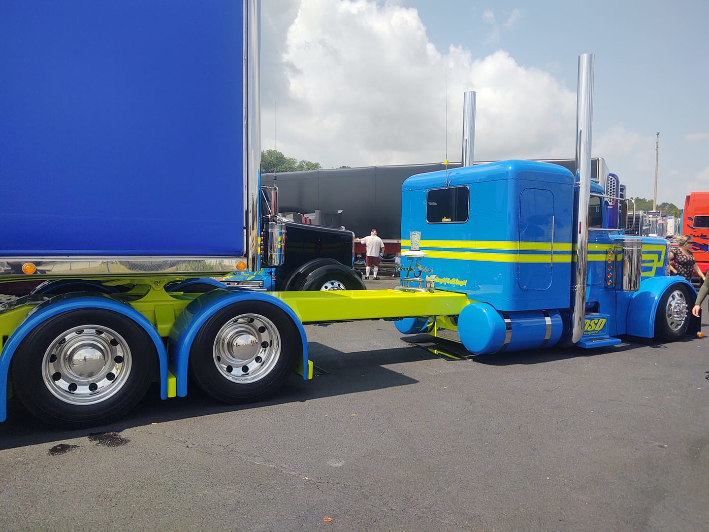 Don Wood's custom peterbilt truck