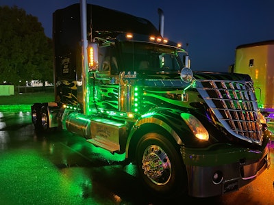 jonathan alley's custom rig