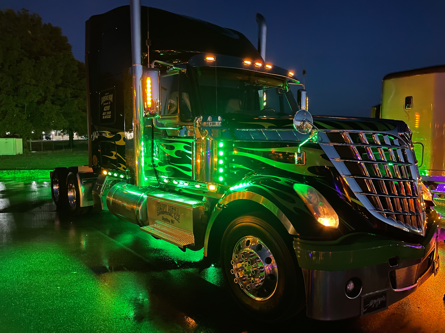 Jonathan Alley's 2017 International LoneStar won in the Lights at Night (Best Lights) category