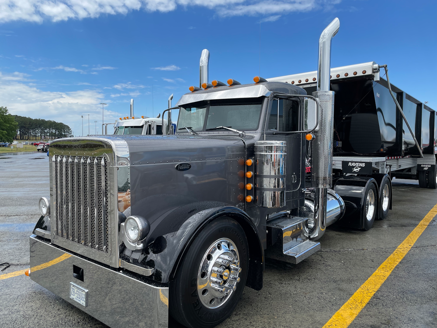 Randy Clayton's 1999 Peterbilt 379 EXHD and 2020 Ravens won in the Polish & Detail category.