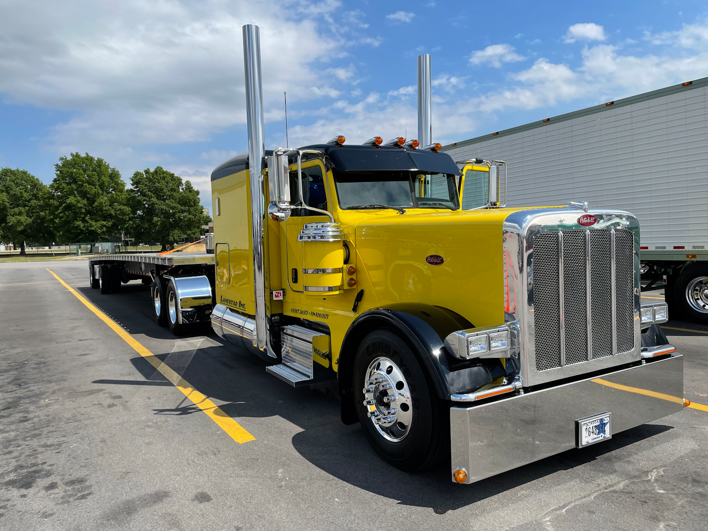 Steve Johnson and his 2019 Peterbilt 389 and 2014 Wilson flatbed won the Long Haul Award for having traveled the furthest distance to the show. He's based in Apple Valley, California.