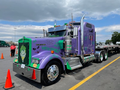 Jon Olah's 1999 Kenworth W900L, 'The Joker'