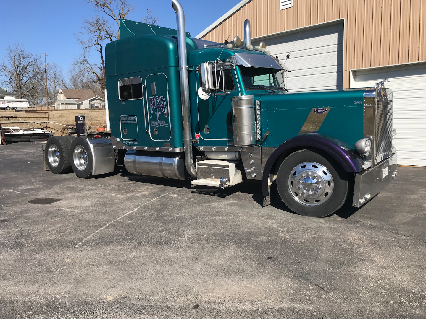 Michael Fryar's 2000 Peterbilt 379, “Grace,' is competing in the Working Bobtail, 2008 & Older category.