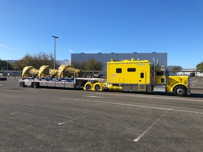 Howard Smith's 2020 Peterbilt 389, “Beverly II,” is competing in the Working Combo, 2001 & Newer category.