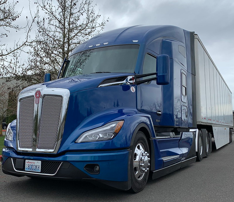The Kenworth T680 Next Gen is available with the Cummins Westport ISX12N near-zero emissions natural gas engine.