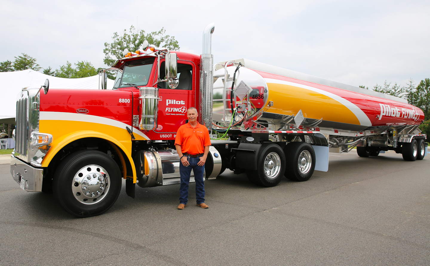 Peterbilt designed the truck that Daniel Abshire will drive as a throwback to the truck his father, Jim, drove in the 1970s.