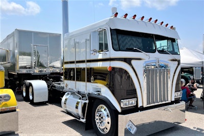 1985 Kenworth K100