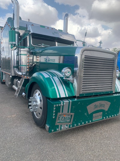 Daniel and Phyllis Snow’s 1996 Freightliner Classic XL
