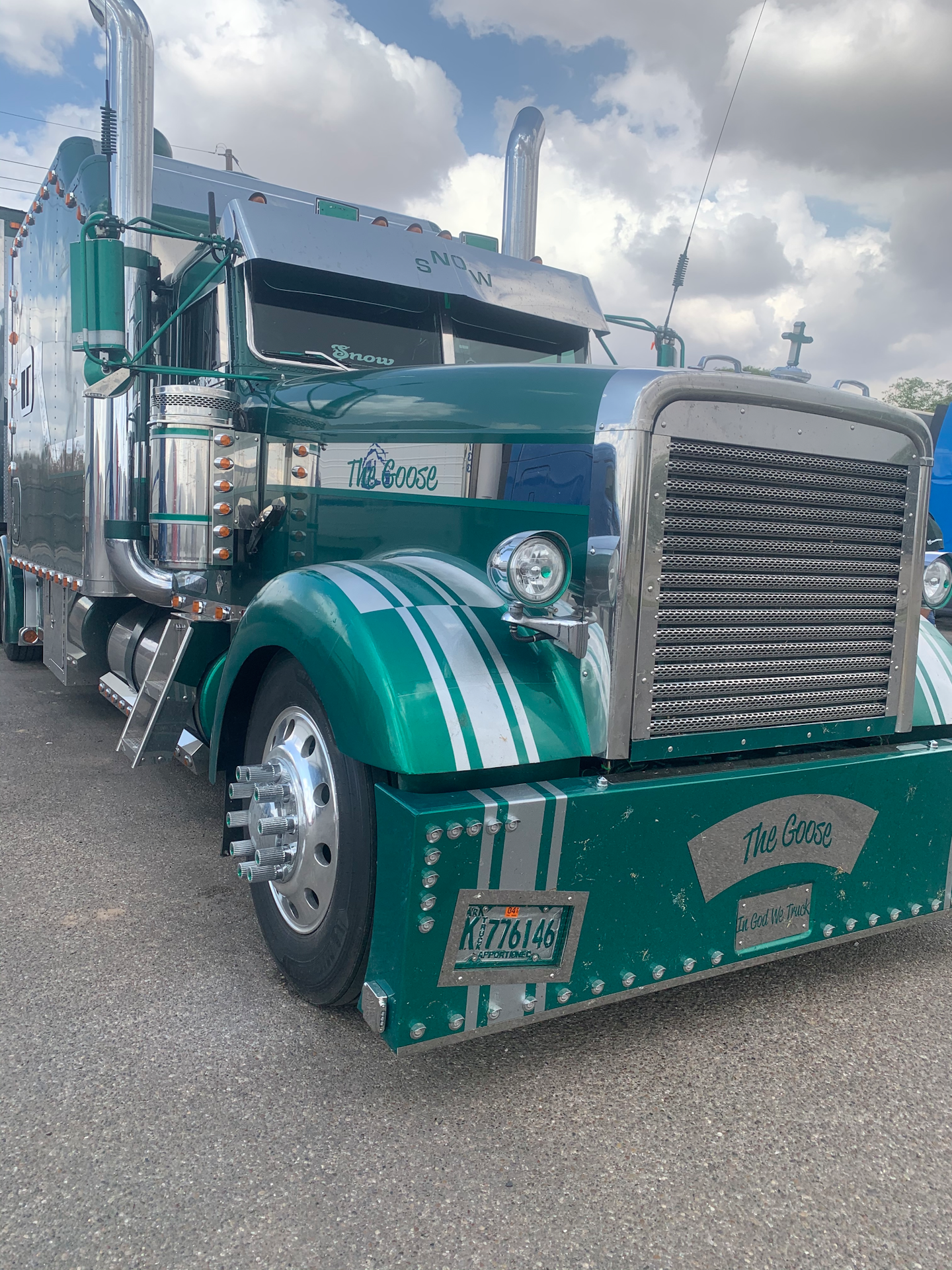 Daniel and Phyllis Snow’s 1996 Freightliner Classic XL