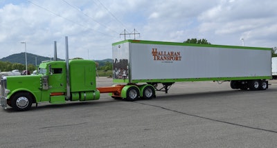 Rob Hallahan’s 2022 Peterbilt 389