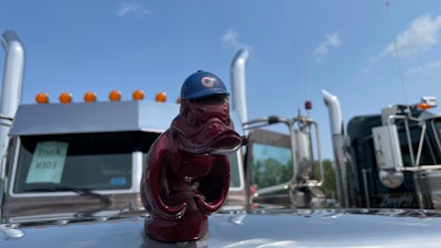 Dave Marti’s 2020 Peterbilt 389 glider