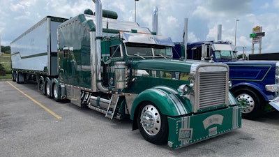 Daniel and Phyllis Snow's 1996 Freightliner Classic XL