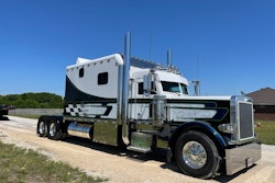 Chris Kulow's 2007 Peterbilt 379