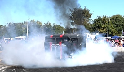 Kenworth rat rod does a burnout
