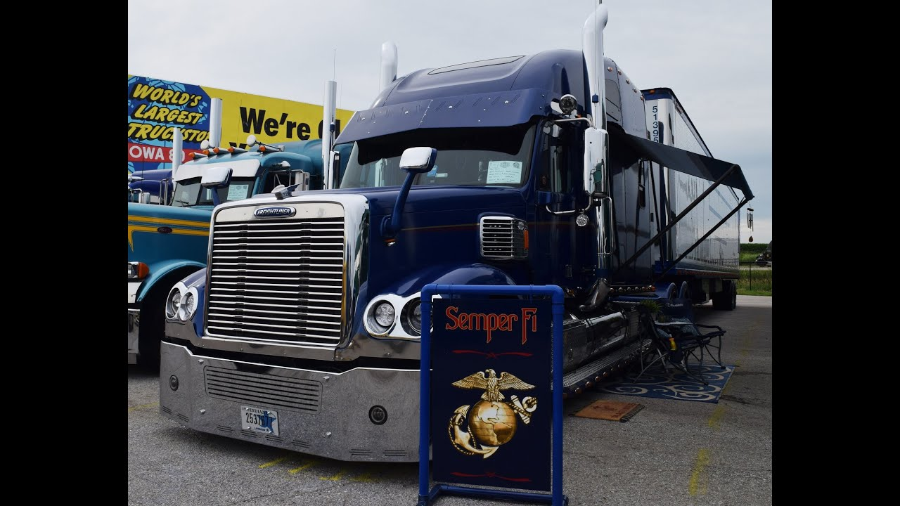 Michael and Jackie Wallace's special 120-inch-sleeper '07 Coronado