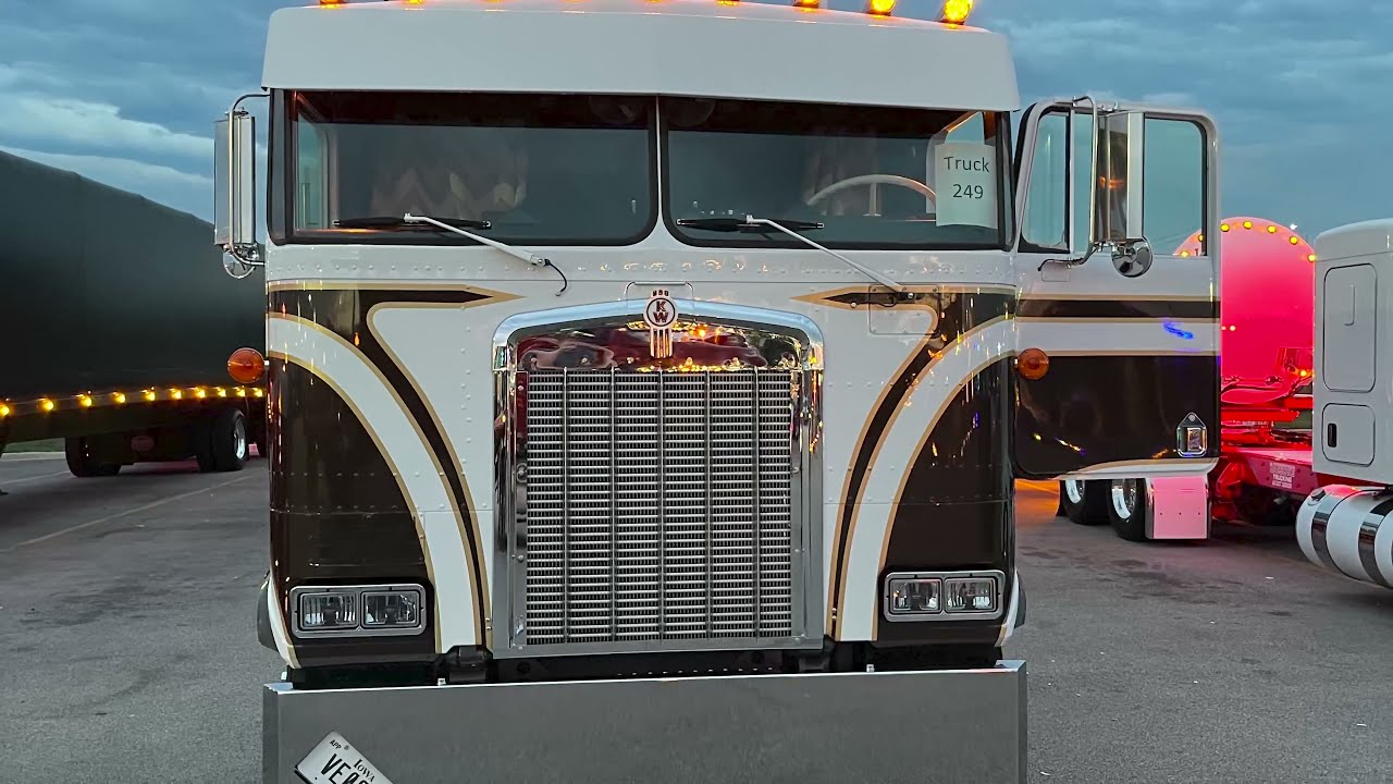 J.R. Schleuger's 1985 K100E front end with lights