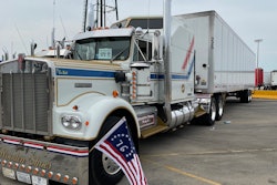 Jay Vankampen's 1976 Kenworth W900 Bicentennial