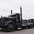 1999 Freightliner Classic XL 'black out'