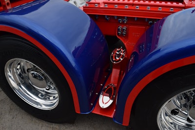 aaron walters' 2019 peterbilt 389