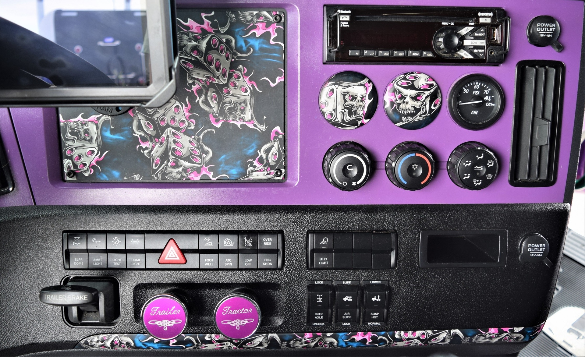 Dawson Taylor&rsquo;s &ldquo;Roll of the Dice&rdquo; 2020 Freightliner Cascadia