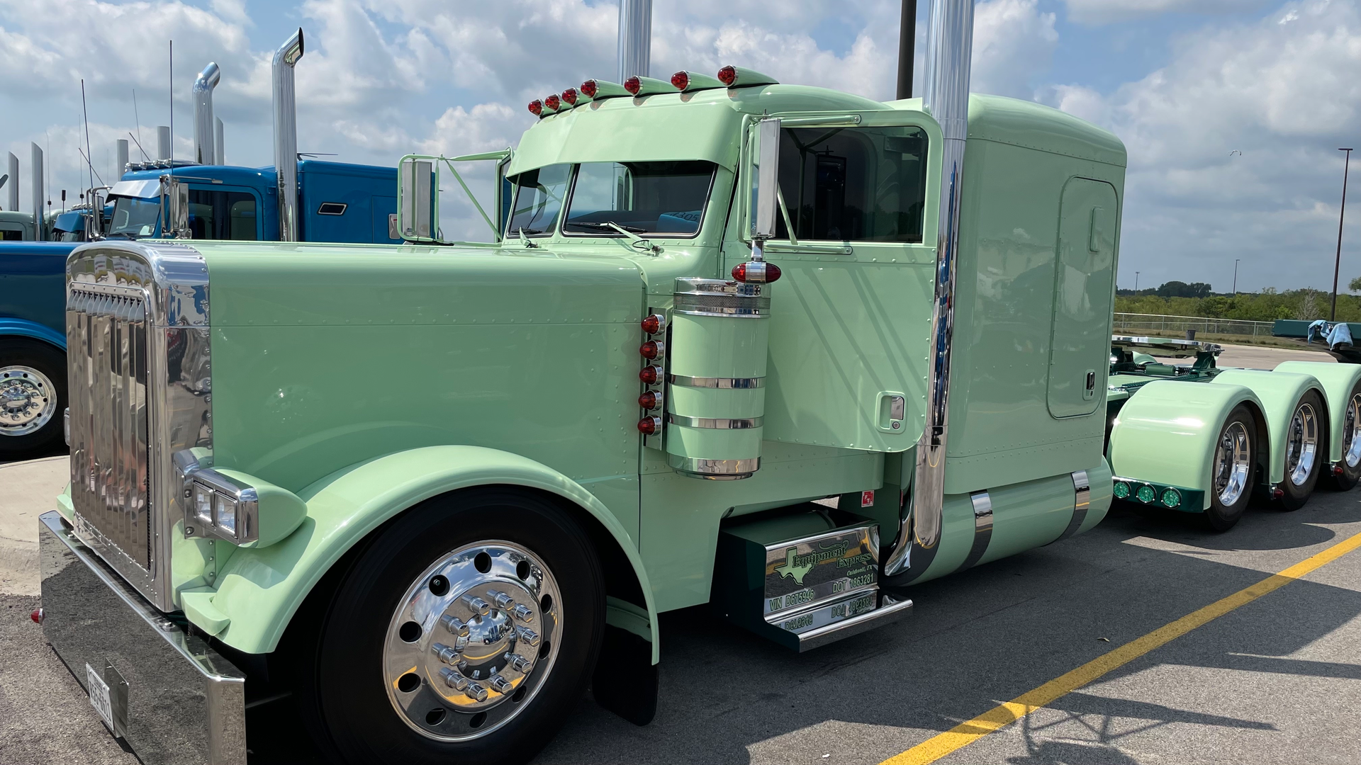 Equipment Express' 2007 Peterbilt 379