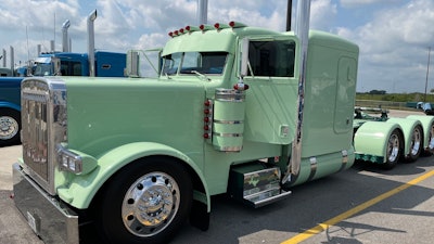 Equipment Express' 2007 Peterbilt 379