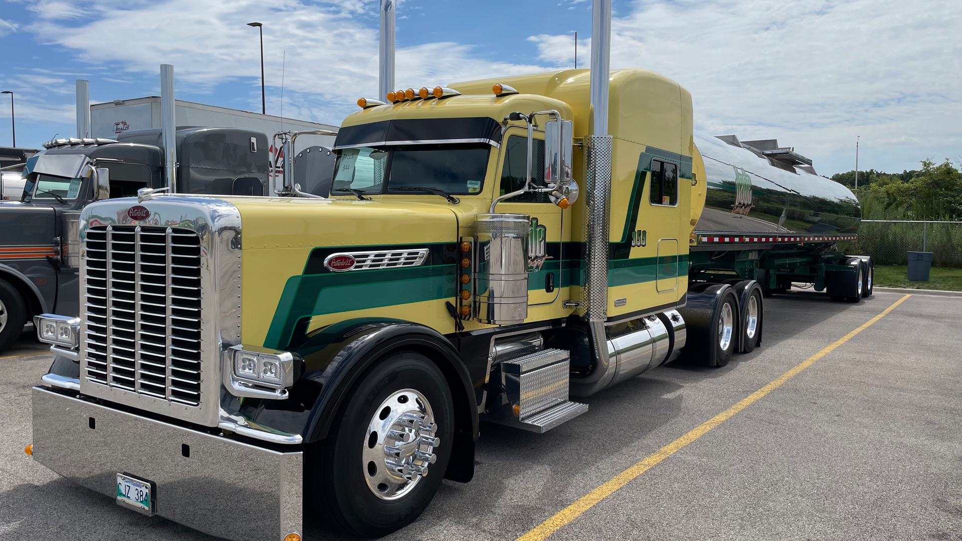 Jade Transport's 2021 Peterbilt 389 Pride & Class
