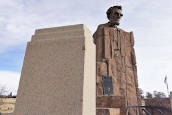 abe lincoln statue on mount sherman
