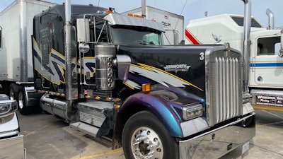 Billy Lee's 2000 Kenworth W900L