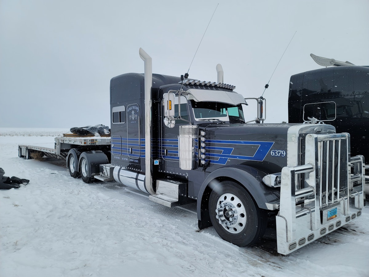North Dakotabased hauler's 2007 Peterbilt 379 Overdrive