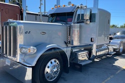 Chris Legg's 2018 Peterbilt 389 glider