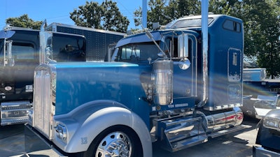 Adam Farmer's 1995 Kenworth W900L
