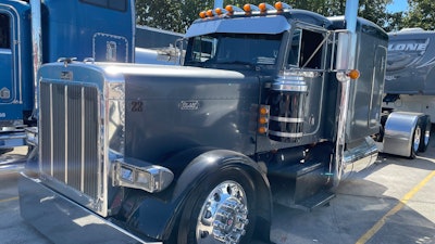 Adam Farmer's 1991 Peterbilt 379