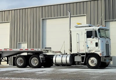 Roger Neaveill's 1983 Kenworth K100 | Overdrive