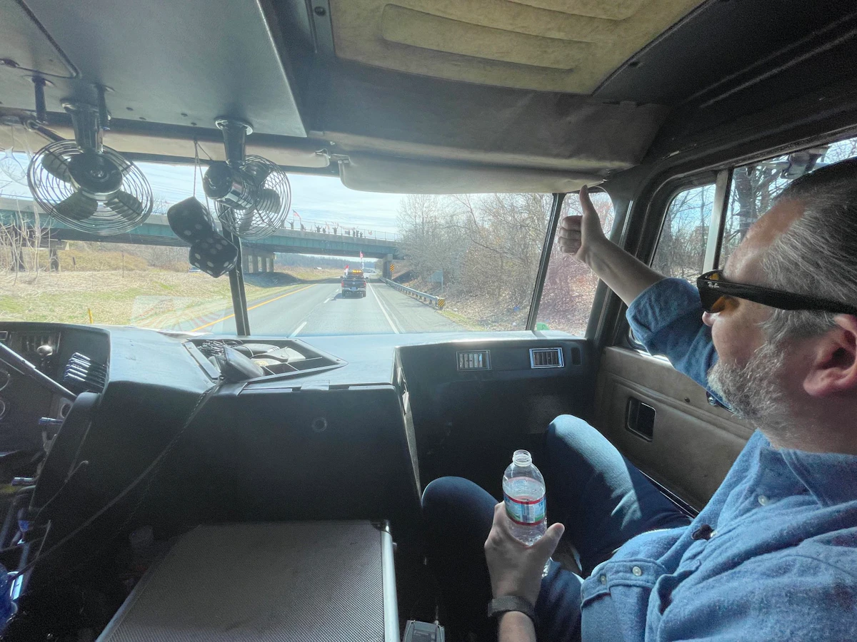 Sen. Ted Cruz joins 'People's Convoy' - Vimarsana News