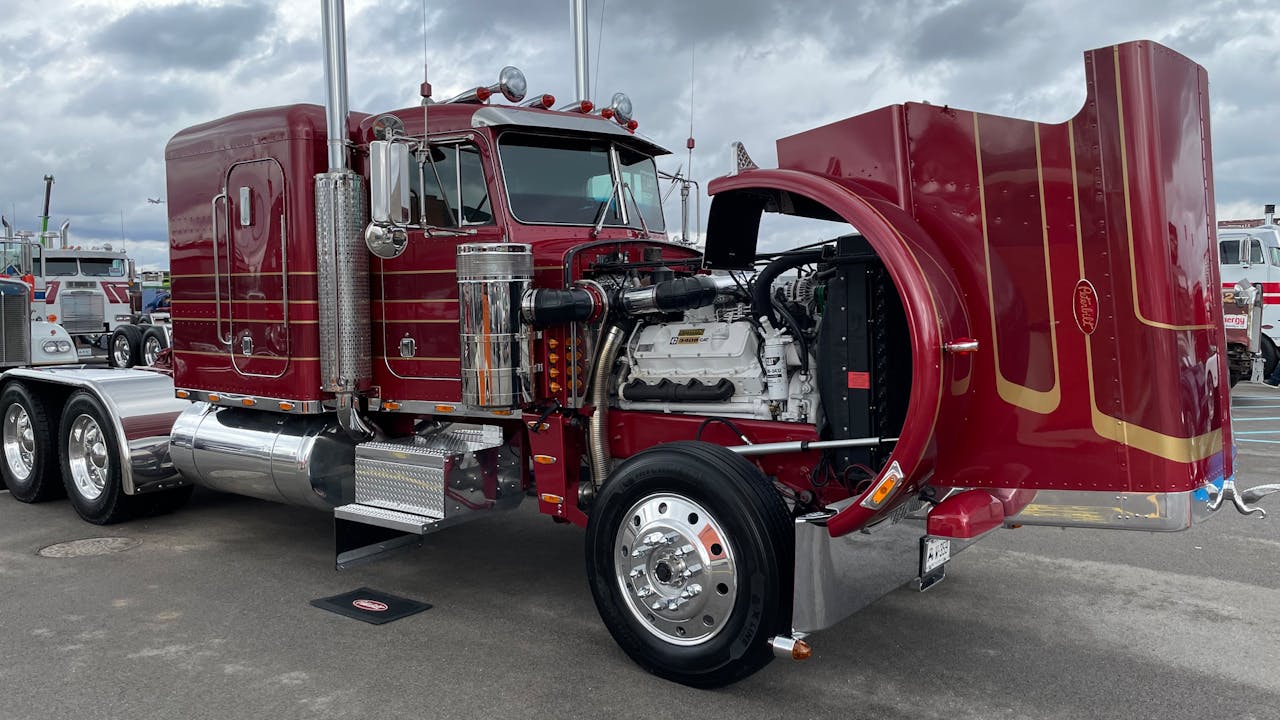 Charles Hale's 1985 Peterbilt 359 EXHD