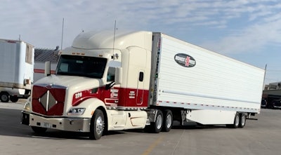 Gene Houchin's 2015 Peterbilt 579