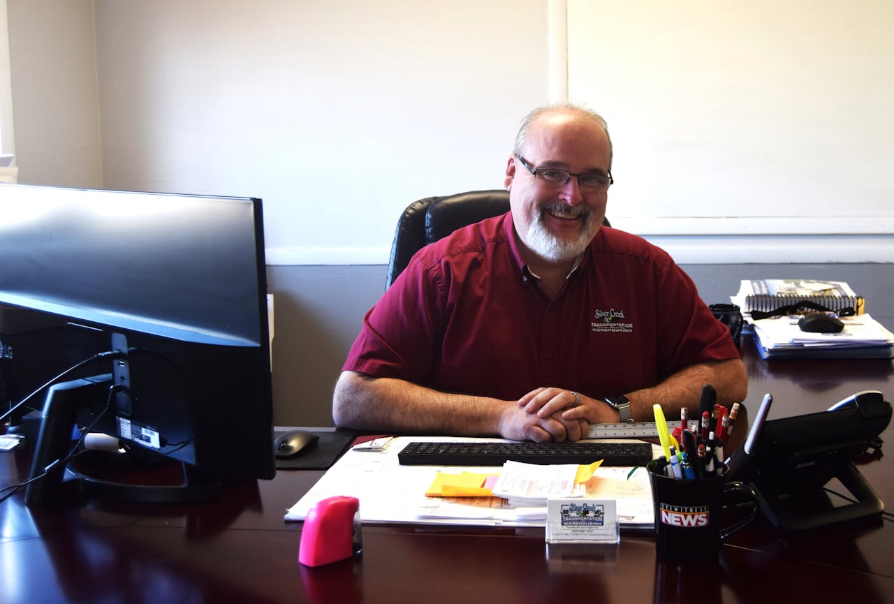 Silver Creek Transportation President Jason Cowan, with his company team Overdrive's 2021 Small Fleet Champ.