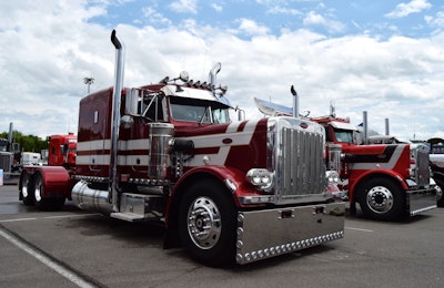 Darrell Estes' 1984 Peterbilt 359