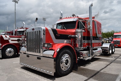 Darrell Estes' 1987 Peterbilt 359