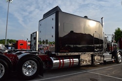 ARI sleeper of Frank and Ivonne Trujillo's 2021 Peterbilt 389
