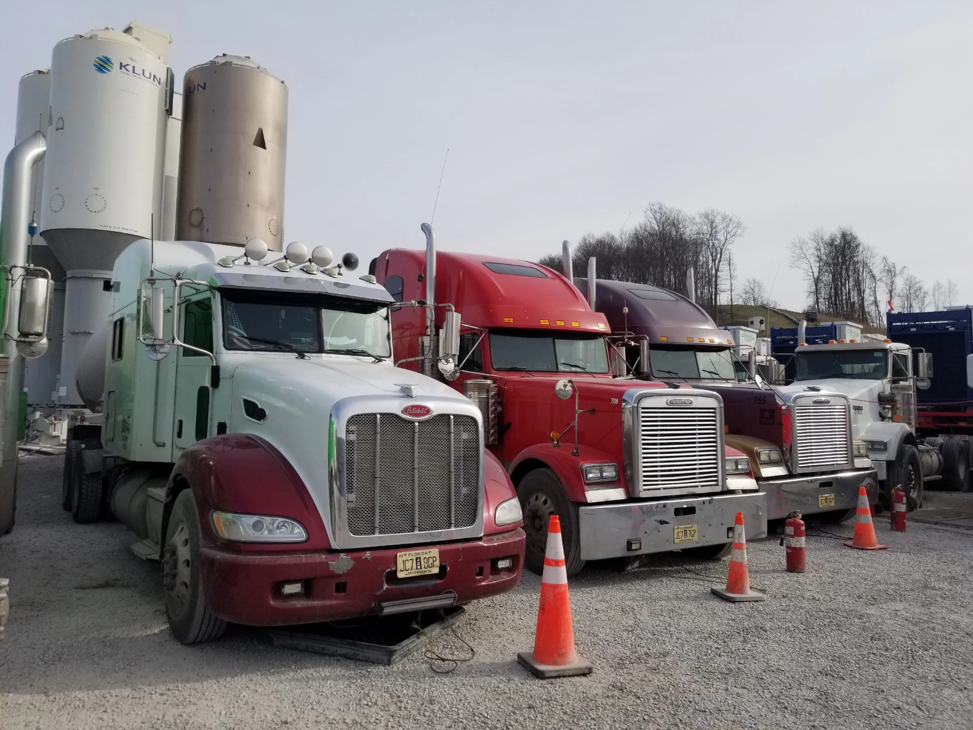 Truckers find profit in oilfield trucking niche - Vimarsana News