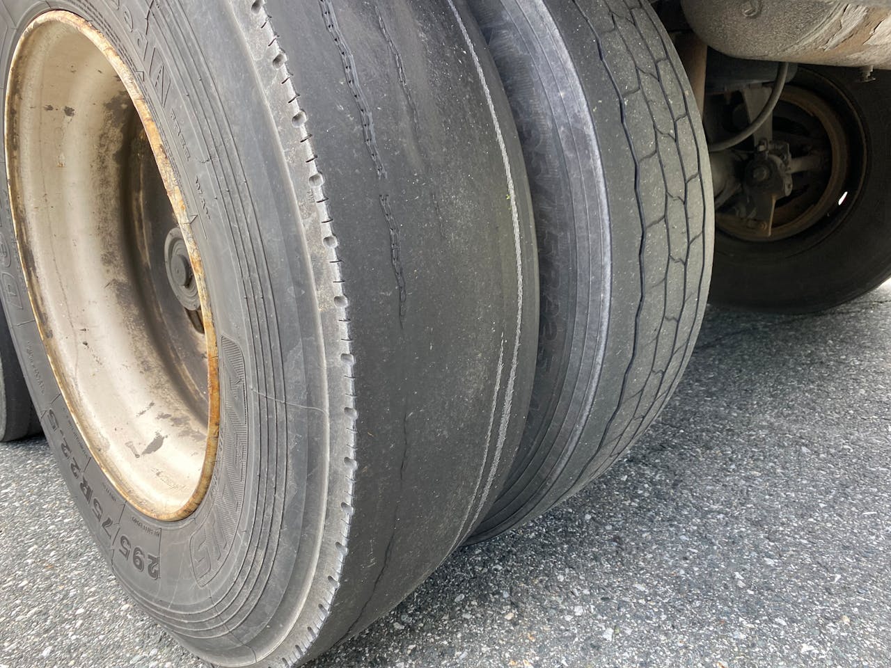 bald tires OOS violation roadcheck