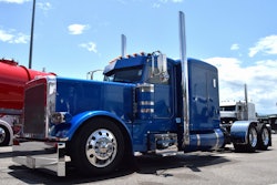 Casey Wendling's blue 2020 flattop Peterbilt 389
