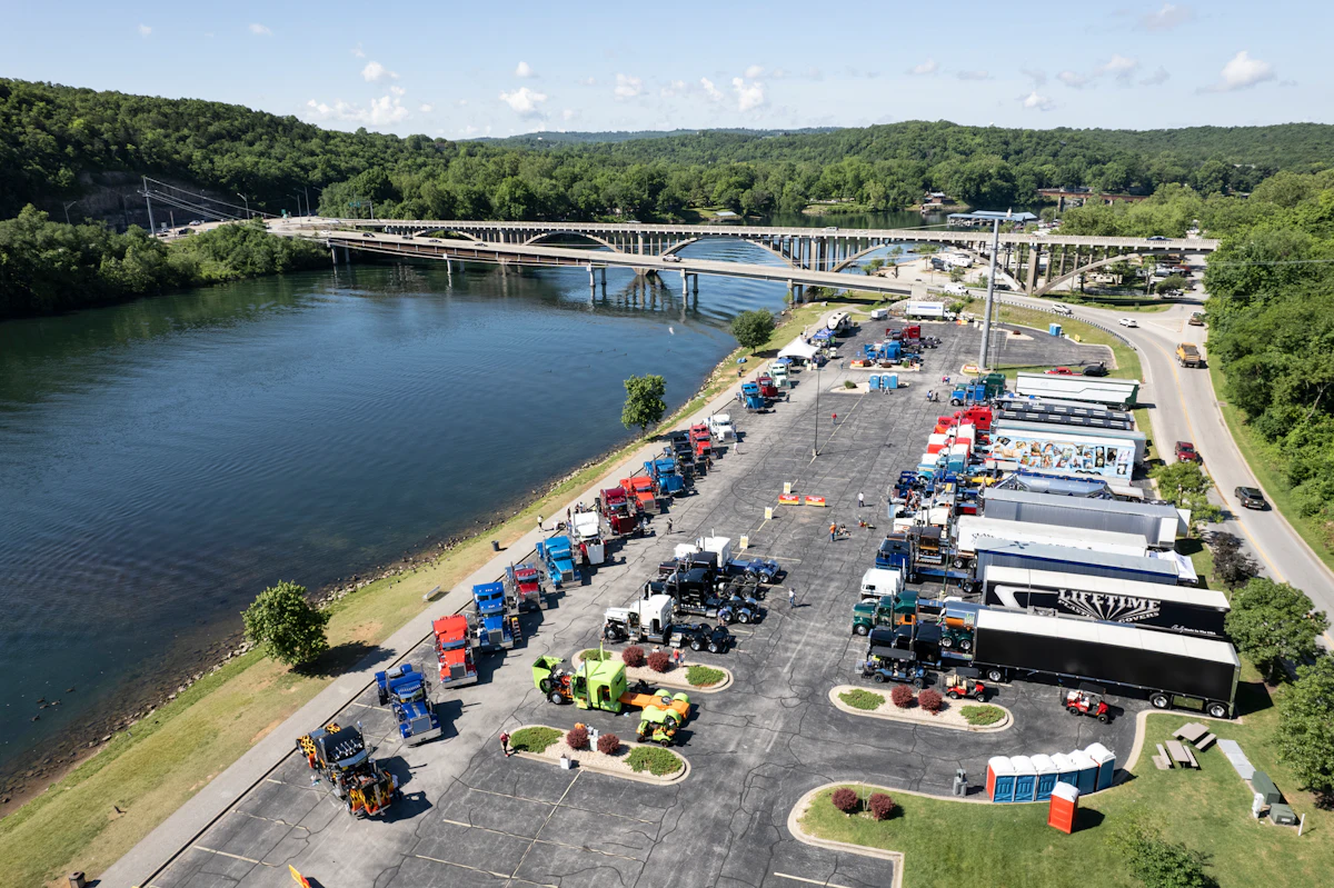 SuperRigs on the banks of the White River in Branson: Early views - Vimarsana News