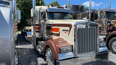 Fleenor Brothers' 'The Duke' 2016 Kenworth W900L